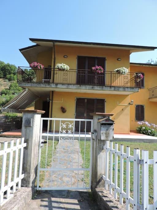 Casa Vacanze La Cicala Pontremoli Luaran gambar